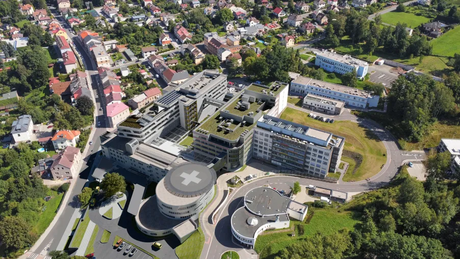 Druhá etapa modernizace nemocnice začíná. Mění se také vjezd do areálu